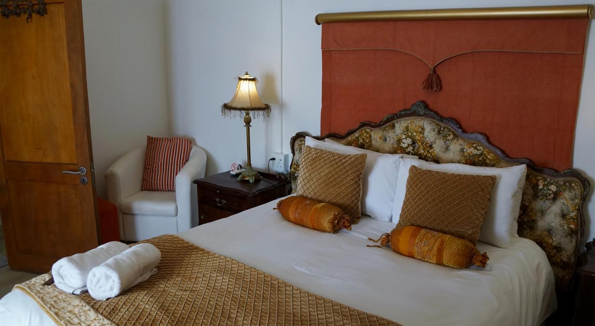 ホテル Paternoster Manor エクステリア 写真