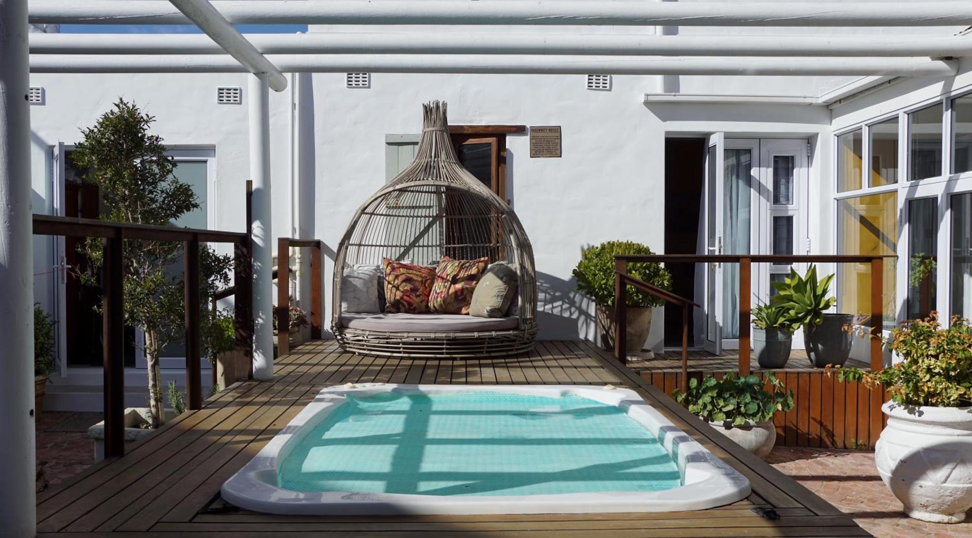 ホテル Paternoster Manor エクステリア 写真